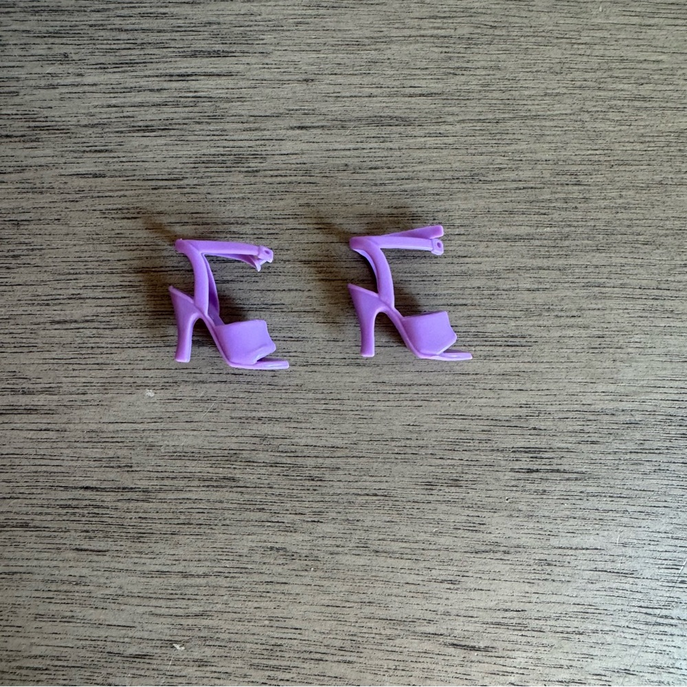 Pair of Purple High‎ Heel Shoes, Barbie Doll Accessories - Picture 3 of 5